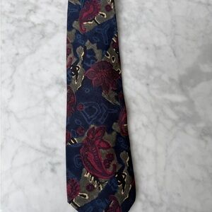 Elegant Floral Men's Cerruti 1881 Tie in Blue and Burgundy